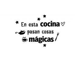 Te aportamos toda la información que necesitas hay diversos tipos de diseños de vinilos para cocinas modernas ofrecidos en las redes sociales para seleccionar aquellos que más te gusten y te permita realizar la decoración que quieras. Vinilo Decorativo Para Cocinas En Esta Cocina Pasan Cosas Magicas 06411 Vinilos Decorativos Personalizados Tienda Online De Vinilos Decorativos Al Mejor Precio