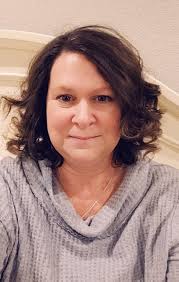 Hi! I'm Tammy and I am the proud owner of the Red Dresser. I love cats,  warm beaches, audio books and a good Cuban sandwich! 😉 I have spent the  last 14