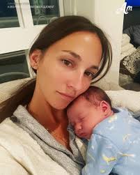 Mon mari, Jason, et moi avons eu notre premier enfant il y a tout juste six  semaines. Cela n'a pas été facile. L'accouchement s'est transformé en  césarienne d'urgence, et ma convalescence a