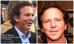 Soundgarden would, along with alice in chains and pearl jam frontman eddie vedder, cameo in cameron crowe's 1992 film singles, chronicling intertwining love stories in seattle's grunge scene. Pearljamonline It On Twitter Eddie Vedder Safeco Field 2016 Https T Co Iwe7iagcqn