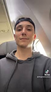 Instagram 用户 LOGAN TANNER, Countertenor