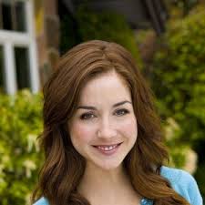 Reba Maxwell's Instagram, Twitter & Facebook