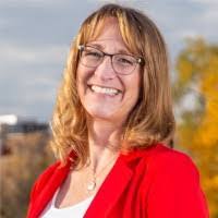 Andrea Power's Instagram, Twitter & Facebook