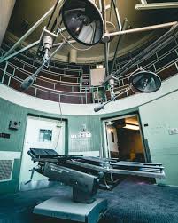 The Insanely Creepy Abandoned Morgue In California That Will Paralyze Your Senses Abandoned Hospital Abandoned Abandoned Places