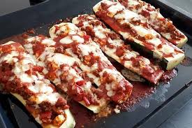 Gefullte Zucchini Mit Hackfleisch Und Feta Von Kathie22 Chefkoch Rezept Gefullte Zucchini Hackfleisch Zucchini Hackfleisch Gefullte Zucchini