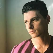 Elias Albert's Instagram, Twitter & Facebook