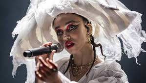 Music by fka twigs has been featured in the baby soundtrack. Fka Twigs So Hart Schuftete Die Britin Fur Ihr Neues Video