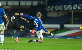 Manchester city cut down the gap at the top of the table after an accomplished victory at everton on saturday. Everton Vs Manchester City Premier League Live Score Lineups And Updates Daily Mail Online