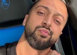 Familjarë të studentëve me COVID-19? Zv.dekani i Fakultetit të Drejtësisë i  përgjigjet ish deputetit të PD-së