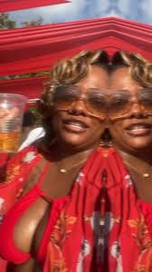 Hawaii with my Mom 💜 #motherdaughter #hawaiitiktok #beach @amyhanaial...