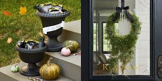 This halloween we recommend that you swap your plastic skeletons and run of the mill carved pumpkins with these 19 elegant decorating ideas, from charming white pumpkin from whimsical white wisteria to autumnal wreaths, here are 19 decor ideas to inspire your halloween home aesthetic. 45 Best Outdoor Halloween Decoration Ideas Creative Halloween Front Yard Decorating