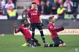 Juliš zahodil penaltu, sima podtrhl kralování sešívaných. Slavia Sparta 1 1 Sparta Cz