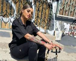 Learn how rich is she in this year and how she spends. Liarys Hernandez Wiki Biography Net Worth Age Family Facts And More Wikifamouspeople