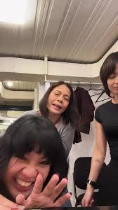 Dan Dan Dan intro live