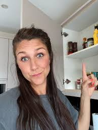 Julia Barnard's Instagram, Twitter & Facebook