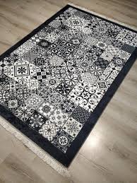 Kaymaz mutfak halı modelleri için vivense'nin geniş seçenek yelpazesini inceleyebilirsiniz. Yamalihome Heryerehali Yamalihome Style1 Siyah Beyaz Hali 140x200 Cm