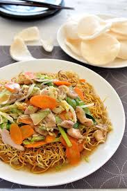 Chinese Crispy Noodles Chow Mein Recipe Asian Noodle Dishes Crispy Noodles Food