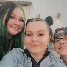 Are glass snow globe mugs safe for hot liquids?