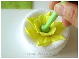 Gum Paste Daffodil Tutorial Cake Decorating Tutorials Cake Decorating Techniques Gum Paste