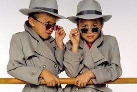 Hey Kid Detectives Why Don T You Detect Some More Fashionable Sunglasses Mary Kate Ashley Mary Kate Olsen