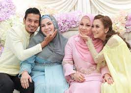 Mempunyai dua orang cahaya mata hasil. Emma Maembong Punca Ikatan Mawar Rashid Raf Yaakob Hiburan Mstar