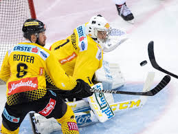 Check out featured articles and pictures of rafael rotter born: Rafael Rotter Fallt Bei Den Vienna Capitals Verletzt Aus Eishockey Vienna At