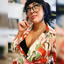 Lisa Vazquez's Instagram, Twitter & Facebook