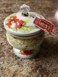 The pioneer woman video ree s candy cow patties The Pioneer Woman Holiday Cheer 5 Candy Dish With Lid Christmas Tree For Sale Online Ebay