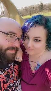 Amanda Schuetz's Instagram, Twitter & Facebook