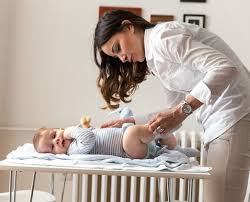 Sie sollte fest sitzen, ohne in die haut des babys einzuschneiden. Baby 5 Monate Schreit Beim Wickeln Welovefamily At