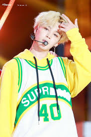 Obtenga la última versión de beauty idol juego de adventure para android. Jimin Bts 17 09 24 Concert Superconcertindaejeon Jimin Idols Coreanos Fotos