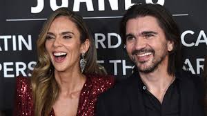 Jun 09, 2021 · en 'origen', juanes propone un viaje por sus recuerdos, desde las canciones que aprendió a amar porque las solía escuchar en su casa, como 'volver' de carlos gardel, 'nuestro juramento' de julio jaramillo y 'no tengo dinero' de juan gabriel; Juanes Recibe El Premio Persona Del Ano En Una Emotiva Ceremonia