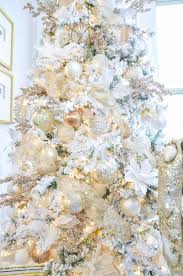 Find just the ornaments a great christmas tree needs, from festive and classy tree toppers to garlands, ribbons and tree skirts. Dream Christmas Tree White Gold Rose Gold Decor Gold Designs