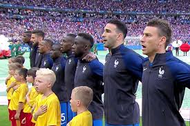 Maar, het nederlands elftal ging overtuigend door met negen punten uit drie wedstrijden. Woede Over Racisme Bij Het Ek