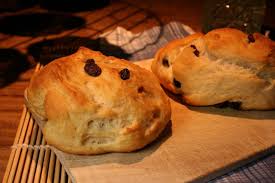 Fluffig Weiche Rosinenbrotchen Aus Quark Ol Teig Dailyvegan Rezept Quark Ol Teig Rosinenbrotchen Susse Brotchen
