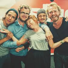 Het begon allemaal bij vrt, toen hij als prille twintiger presentator werd van het yannick is vooral actief in de brusselse theaterscene, een totaal andere wereld dan waarin ik werk. Gilles De Coster On Twitter Stielbedervers Https T Co 4smy87h85f