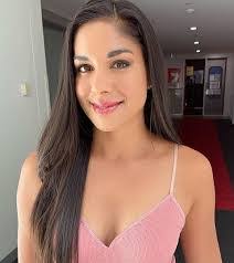 Sarah Roberts's Instagram, Twitter & Facebook