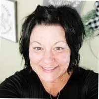 Lisa Hisle's Instagram, Twitter & Facebook