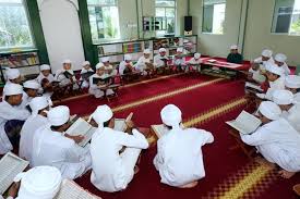 Permohonan terbuka untuk diploma dan ijazah sarjana muda sepenuh masa sahaja. Apakah Status Anak Yatim Pelajar Tahfiz Layak Terima Zakat Ad Din Mstar