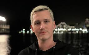 Editor @thisheartdreams speaks exclusively with #DonQ star Vincent Pastore  about his funny and completely improv'd role at  https://starrymag.com/vincent-pastore-don-q/ 📸 Archstone Entertainment  #VincentPastore #DonQuixote #ArmandAssante ...