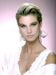 Alexandra Elston's Instagram, Twitter & Facebook