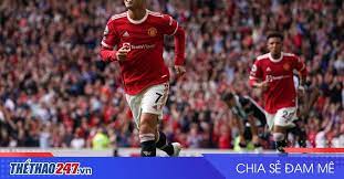 Bóng đá là môn thể thao đồng đội được chơi theo các quy tắc đề ra trong luật bóng đá (tiếng anh: Umxppemdlecepm