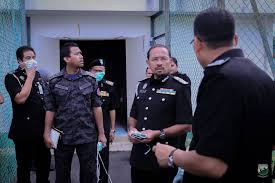 Oleh demikian, kepada ketua pengarah jim, kami rakyat malaysia masih menunggu respon balas terhadap permintaan kami ini, katanya. Lawatan Ketua Pengarah Imigresen Ke Depot Imigresen Bukit Jalil 2 Ogos 2016