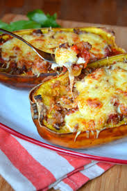 Bolognese Spaghetti Squash Boats Courges Spaghetti Bolognaise Recettes De Cuisine Courge Spaghetti Spaghetti Bolognaise
