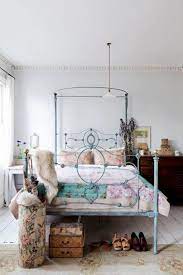 24 Best Home Decorating With Vintage Eclectic Decor Ideas Eclectic Decor Bedroom Eclectic Bedroom Design Chic Bedroom Design
