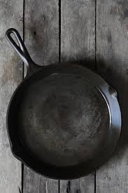 How To Clean And Season An Old Rusty Cast Iron Skillet With Salt And Oil Rusty Cast Iron Skillet Cast Iron Cleaning Cast Iron