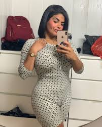 Pin By Michal Geschberg On Woman Sheila Ortega Curvy Girl Fashion