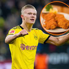 Moukoko, 16, is the youngest scorer in bundesliga history. Erling Haaland Bvb Sturmer Lost Schnitzel Streit Auf Instagram Aus Bvb