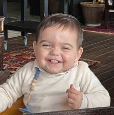 Mi Oliver … Tú eres mi revancha con la vida… a tu mami @nicolle_gil yo la  crié con su mami , contigo vengo a malcriar.”