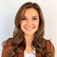 Amanda Falkner's Instagram, Twitter & Facebook